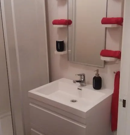 Ekirom Guest house *